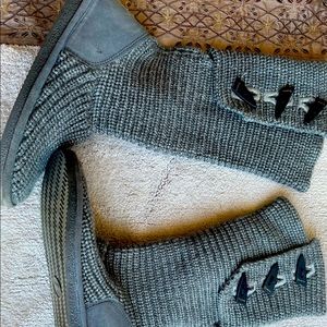 Grey knit boots